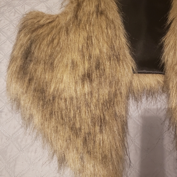 Faux Fur Vest - Picture 6 of 6